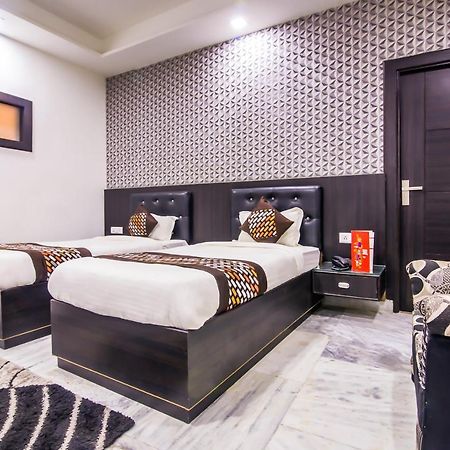 Hotel Oyo 8888 Riga Hs Deluxe Agra  Zewnętrze zdjęcie