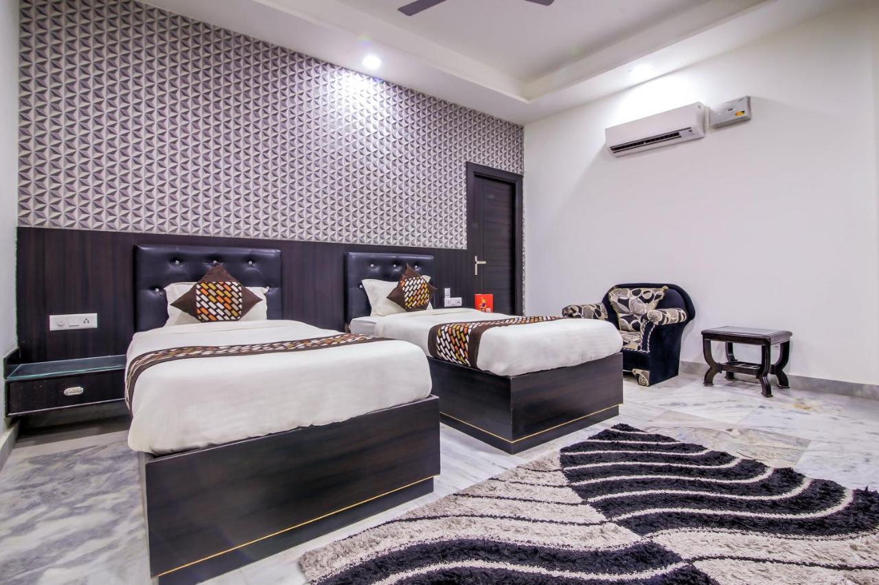 Hotel Oyo 8888 Riga Hs Deluxe Agra  Pokój zdjęcie