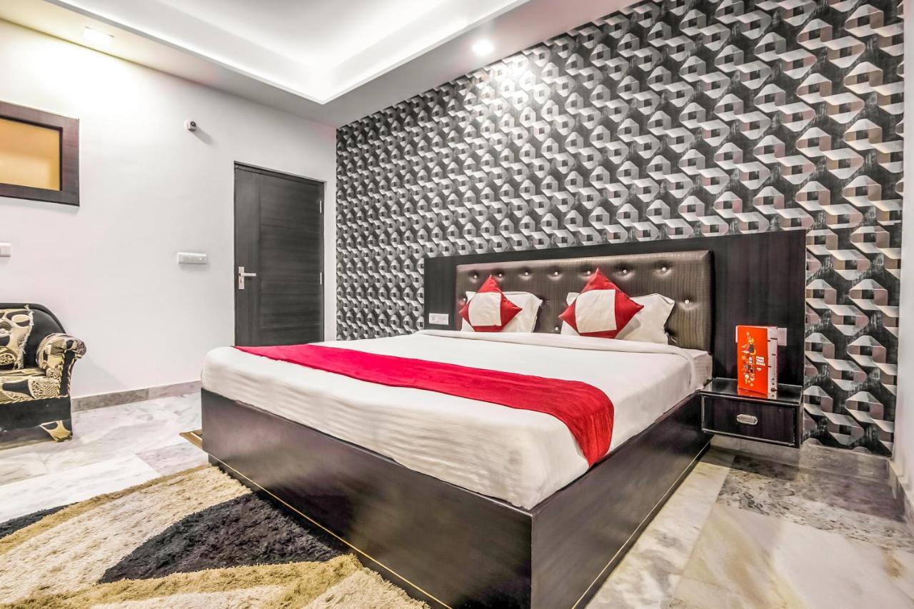 Hotel Oyo 8888 Riga Hs Deluxe Agra  Zewnętrze zdjęcie