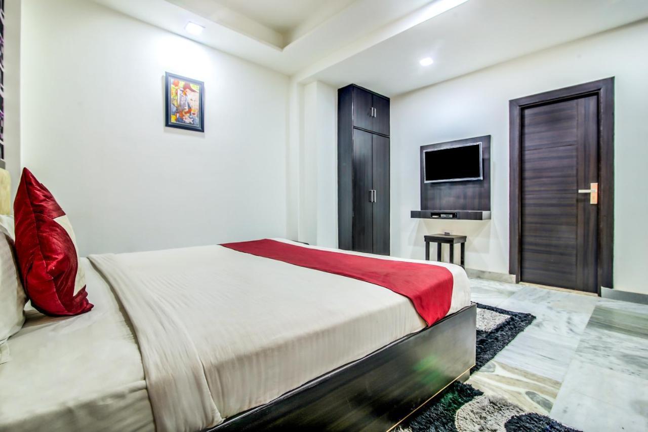 Hotel Oyo 8888 Riga Hs Deluxe Agra  Zewnętrze zdjęcie