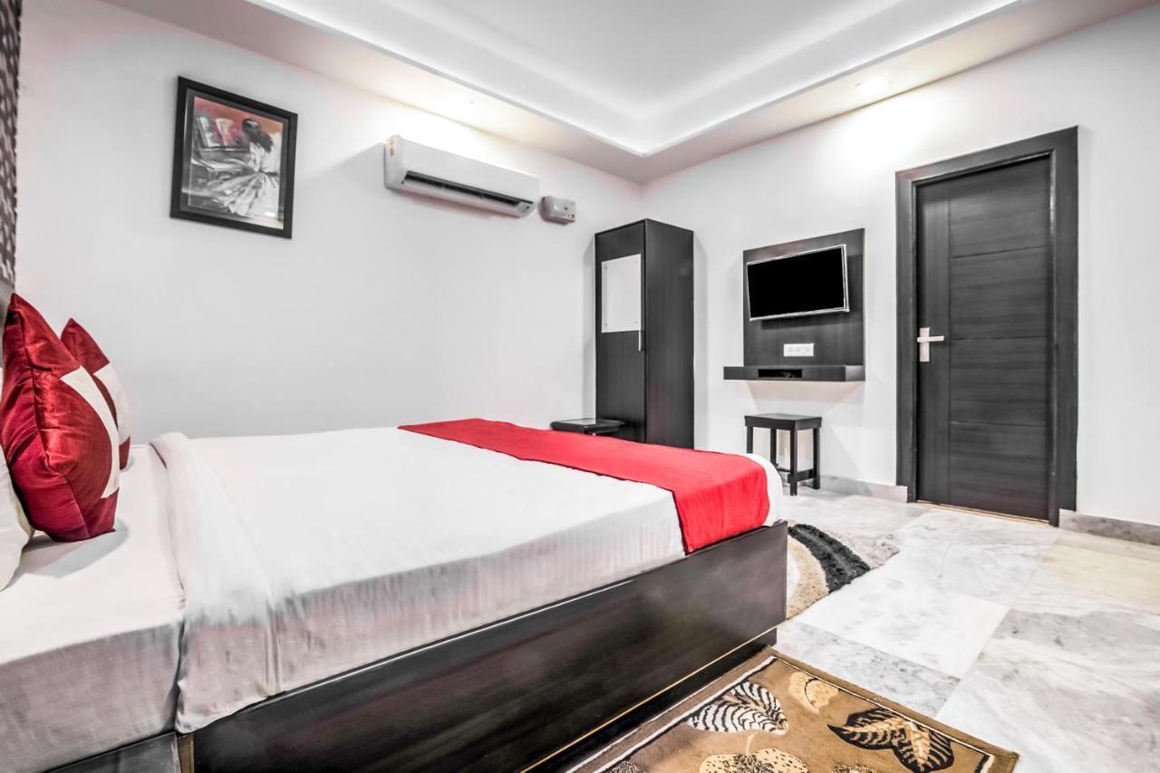 Hotel Oyo 8888 Riga Hs Deluxe Agra  Zewnętrze zdjęcie