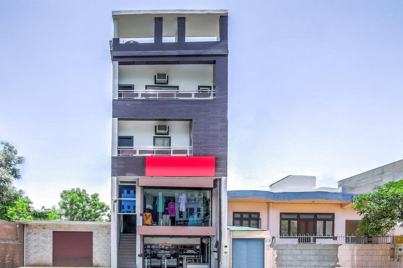 Hotel Oyo 8888 Riga Hs Deluxe Agra  Zewnętrze zdjęcie